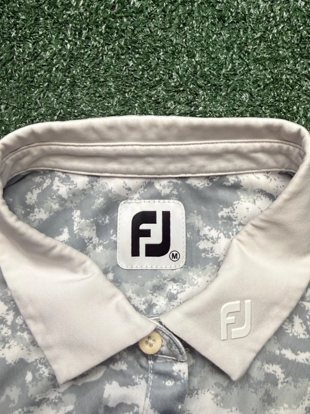 FootJoy Women's Short Sleeve Polo in Light Gray Camo with White Collar - Picture 2 of 6